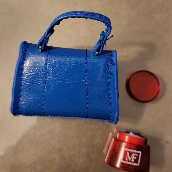 Mini Fashions Series 2 Blue Purse + 4 surprises - Picture 4 of 5